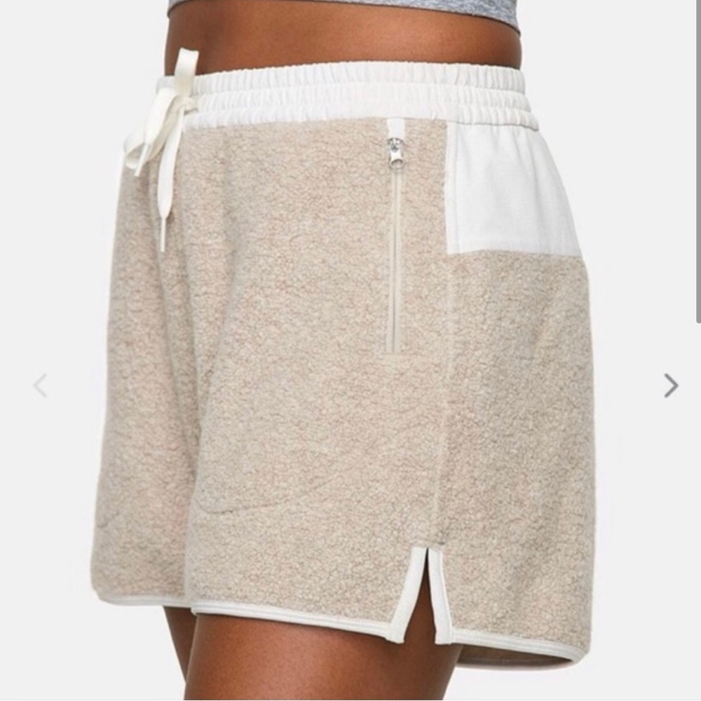 Outdoor voices mega fleece shorts. Size small